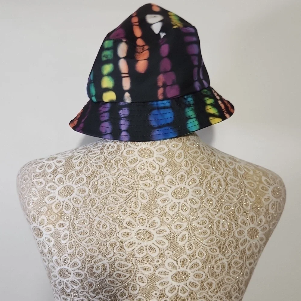 NWOT Justice Kids Girl's Black Tie-Dye Bucket Hat Radiate Love Graphic Party